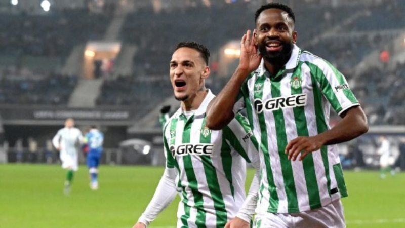 Antony lập siêu phẩm giúa Real Betis chiến thắng tại Europa Conference